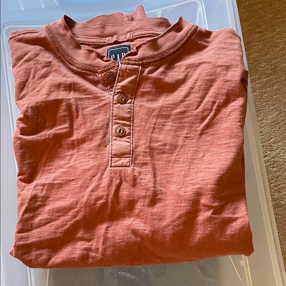 GAP Men's Casual Button Down Shirt in Rust